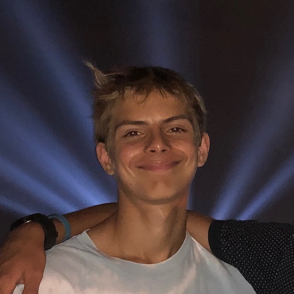 Meet your Posher, Lucas - Picture 1 of 1